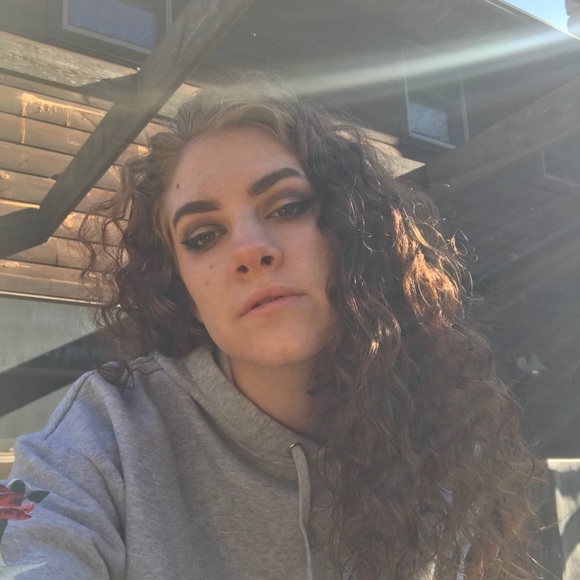 Meet your Posher, Jacki - Picture 1 of 1